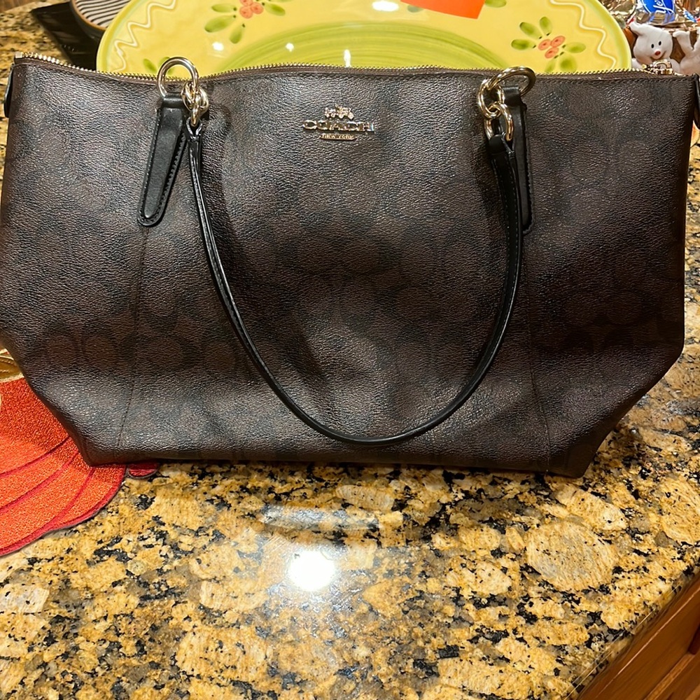 Brown shoulder bag